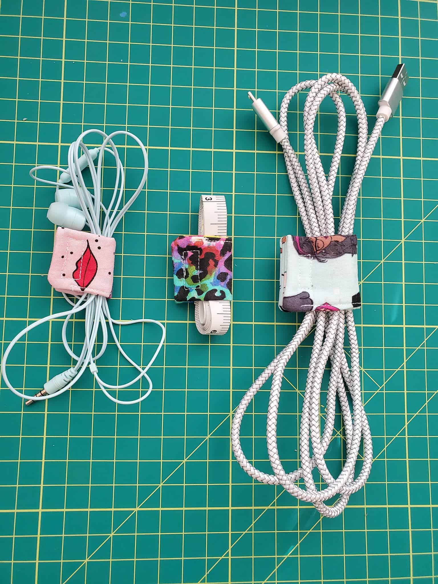 DIY Felt Earphone & Power Cord Keeper Wrap / Organizer - Free Pattern 